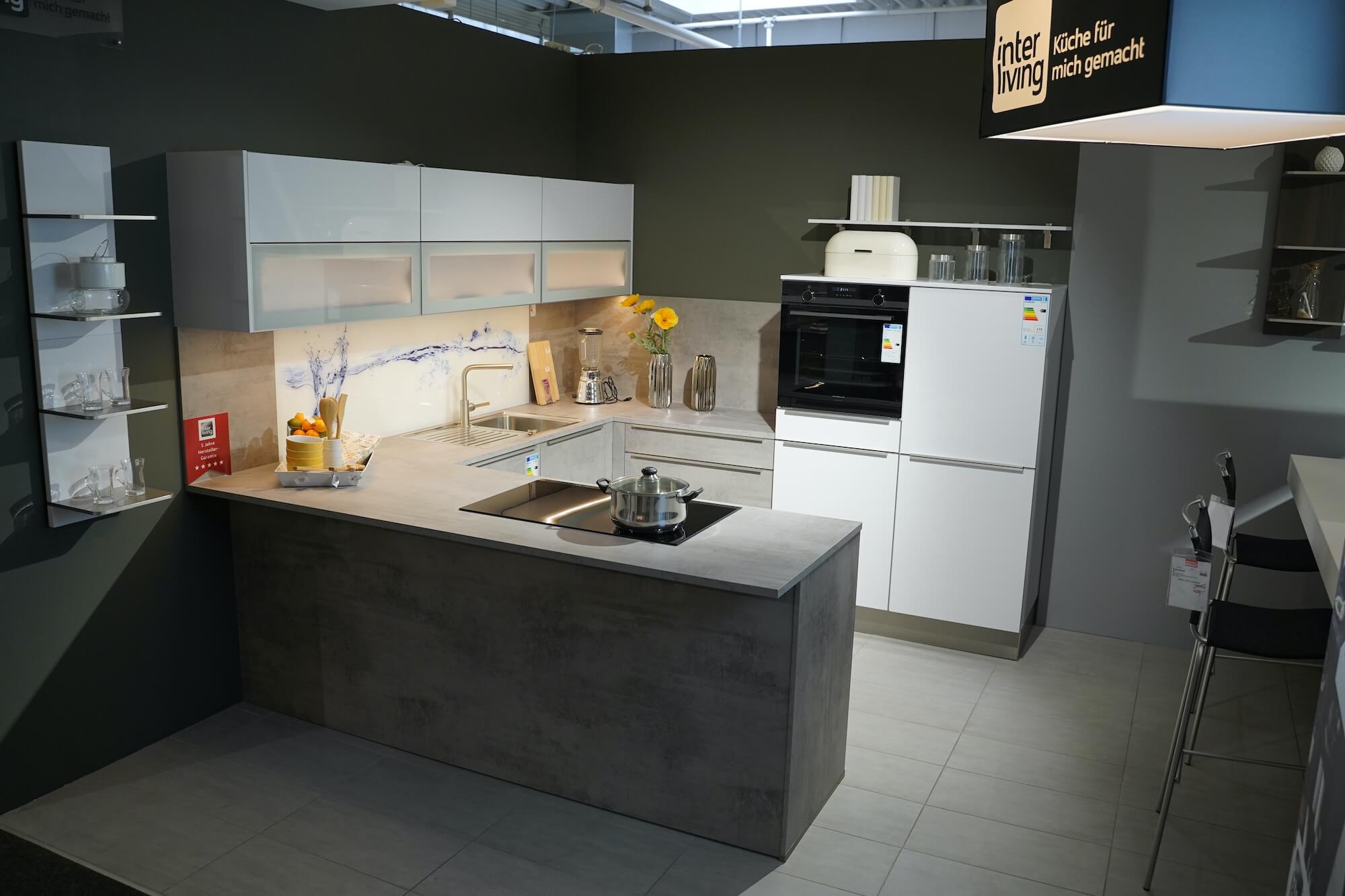 U | Beton Weiß Ausstellungsküchen Lack | Küche 75 % Rabatte bis