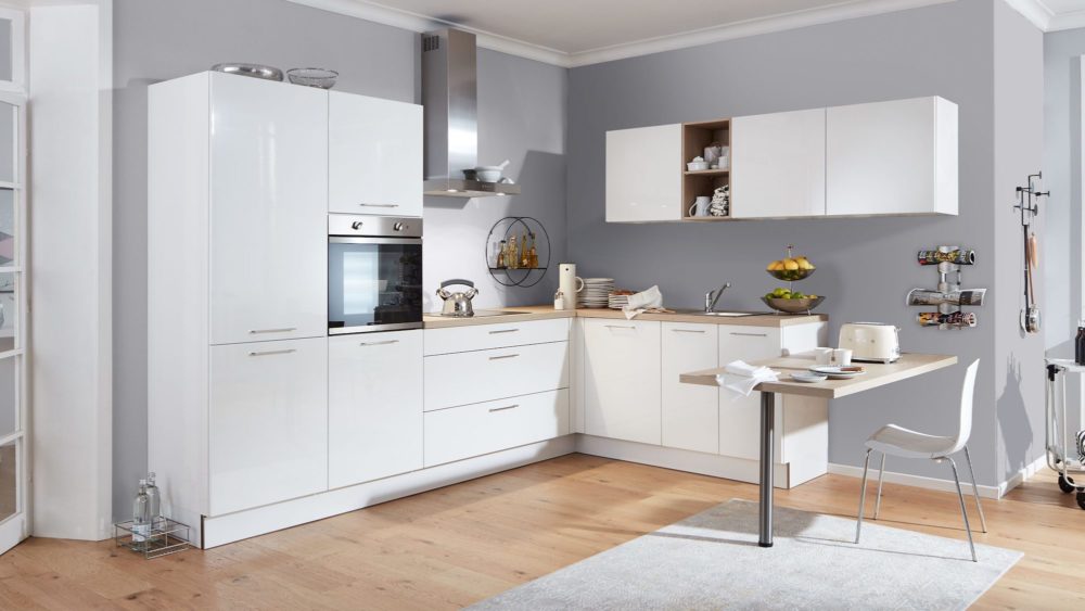 L-Küche modern weiß Lack Laminat Fronten Arbeitsplatte asteiche
