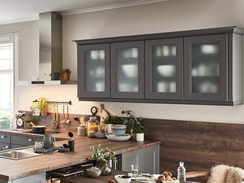 Nolte moderne Landhausküche Oberschrank Glas