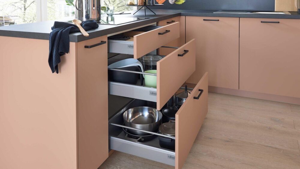Culineo® L-Küche mit Hochschrank Koralle – Bild 7